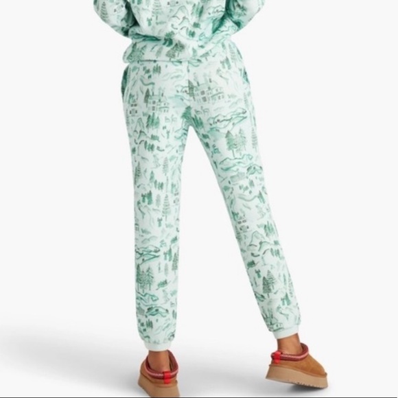 Hill House Home The All-Gender Teddy Jogger in Ski Chalet - Picture 2 of 6